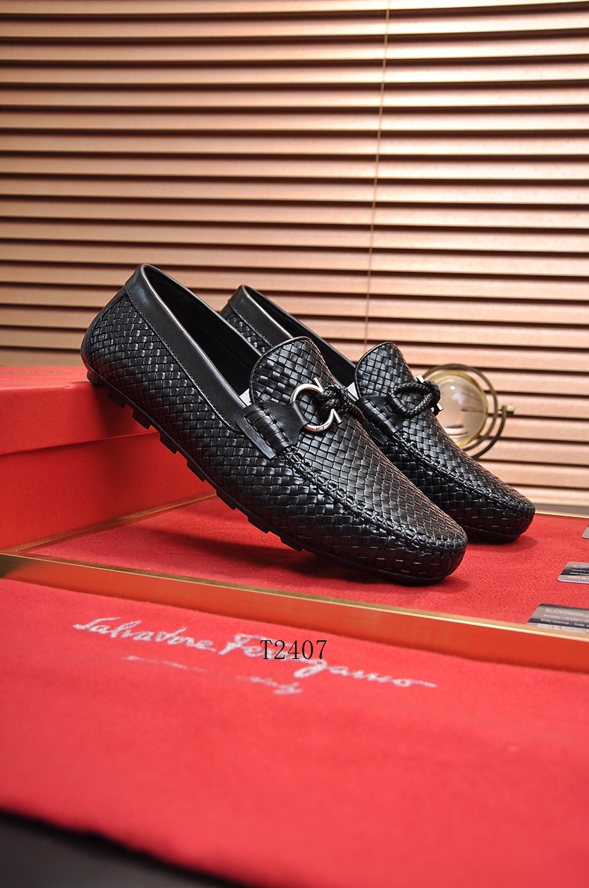 Ferragamo sz38-44 558